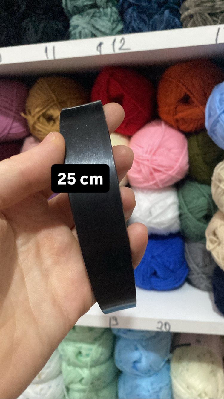 Plastik taç 25 cm -4 adet 