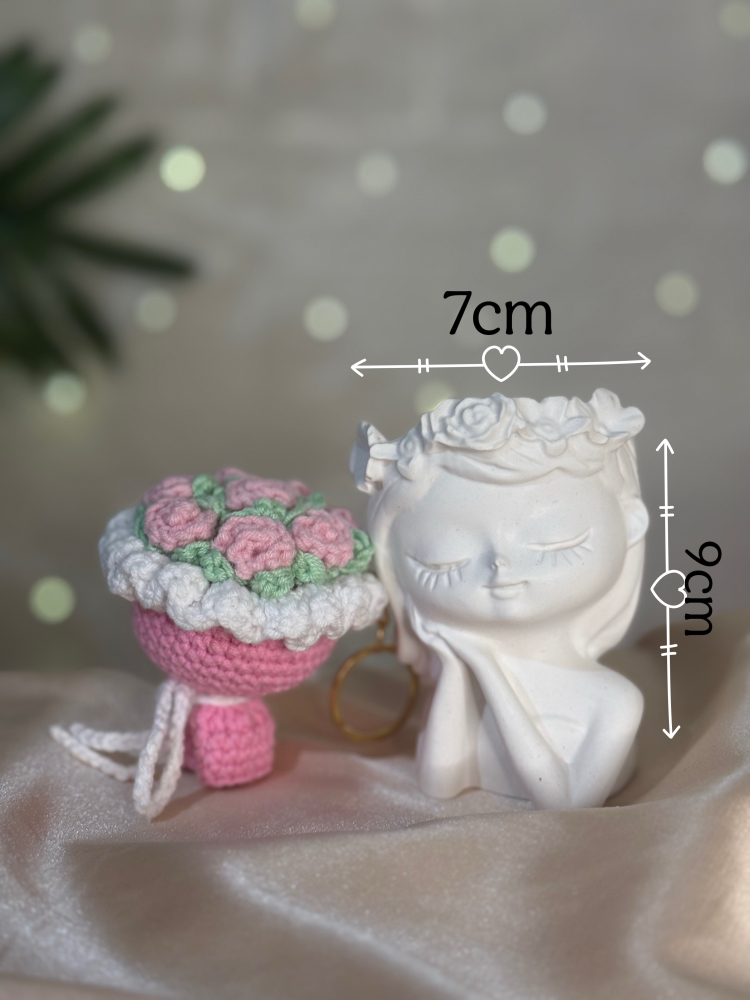 Amigurumi Çiçek Anahtarlık ve 9 cm Dekor Kız Biblo – El Yapımı Mini Set