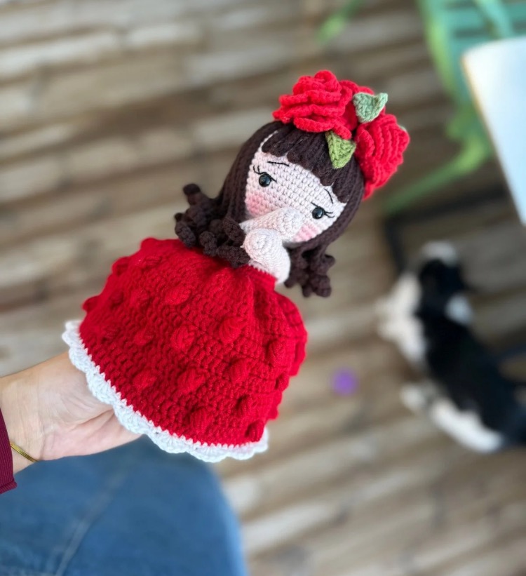 Prenses Bebek – Gül Buketine Dönüşen Özel Tasarım Amigurumi