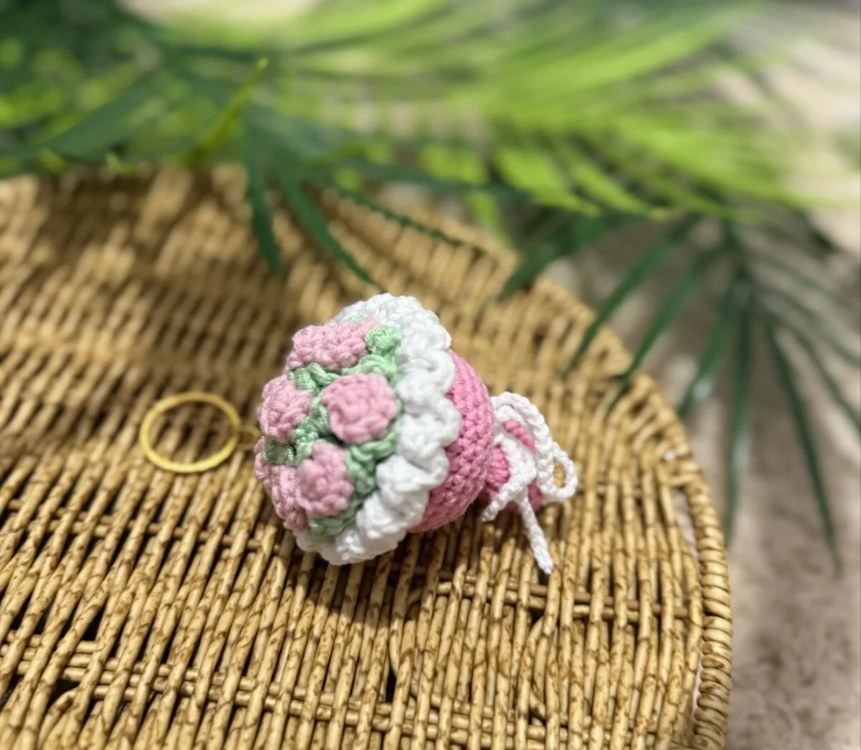 Amigurumi pembe çiçek buketi anahtarlık çanta süsü