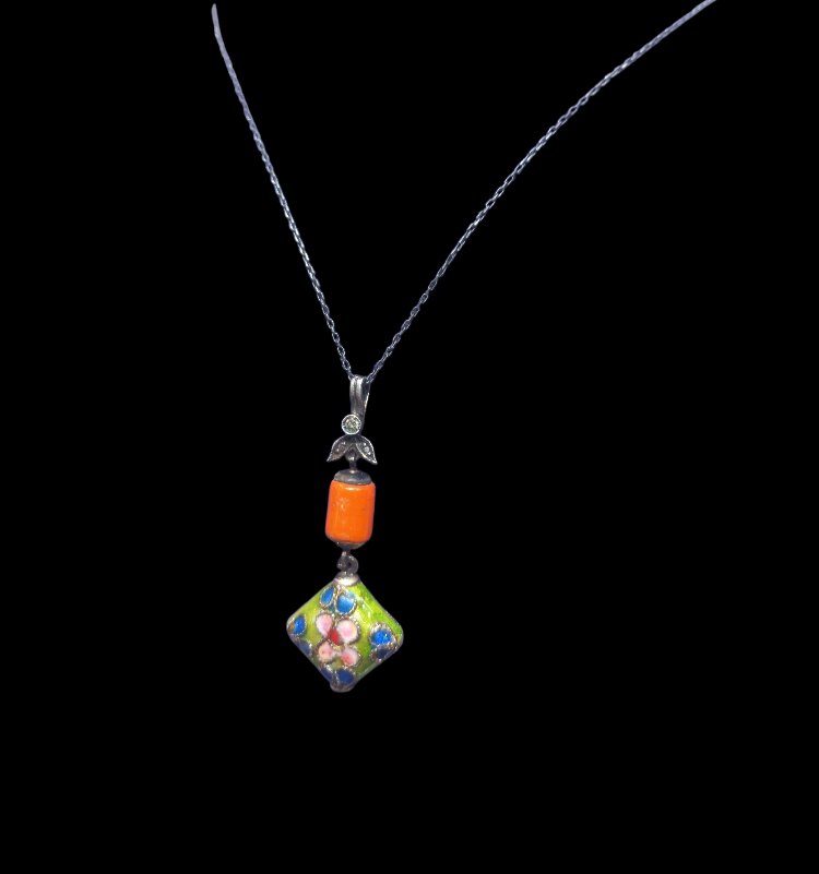 EL İŞİ 0.5 CT PIRLANTALI ANTİKA MERCAN CLİOSONNE GÜMÜŞ KOLYE