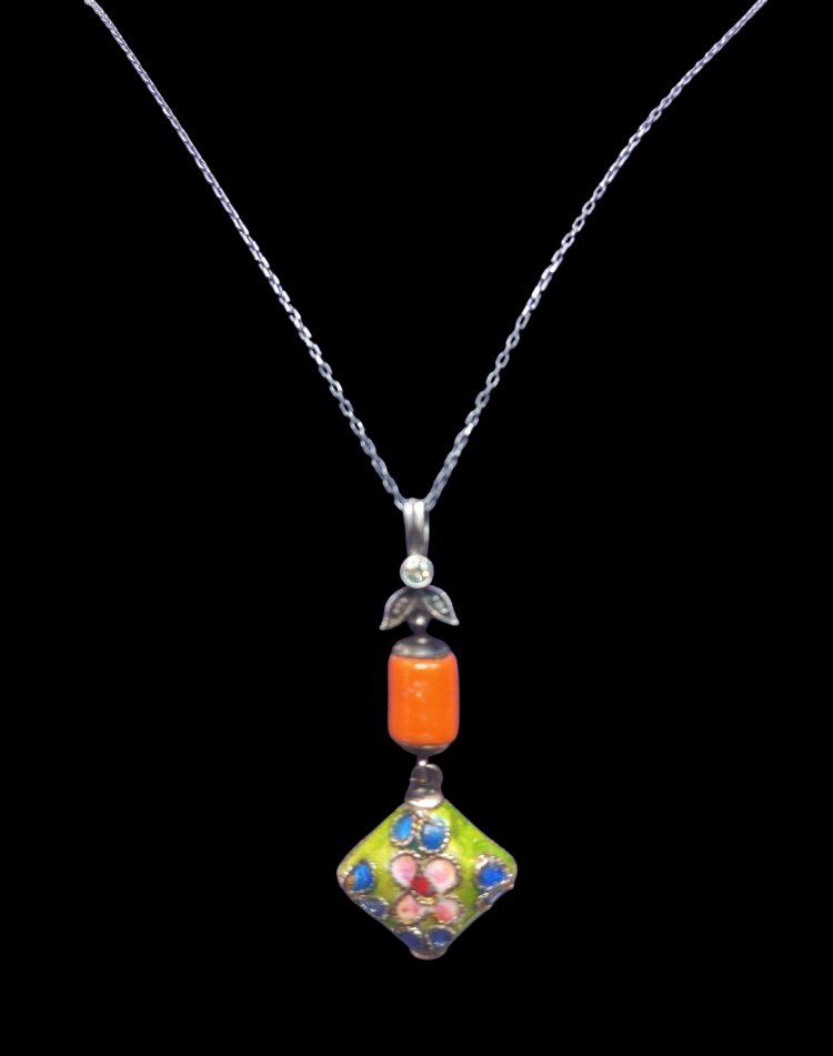 EL İŞİ 0.5 CT PIRLANTALI ANTİKA MERCAN CLİOSONNE GÜMÜŞ KOLYE