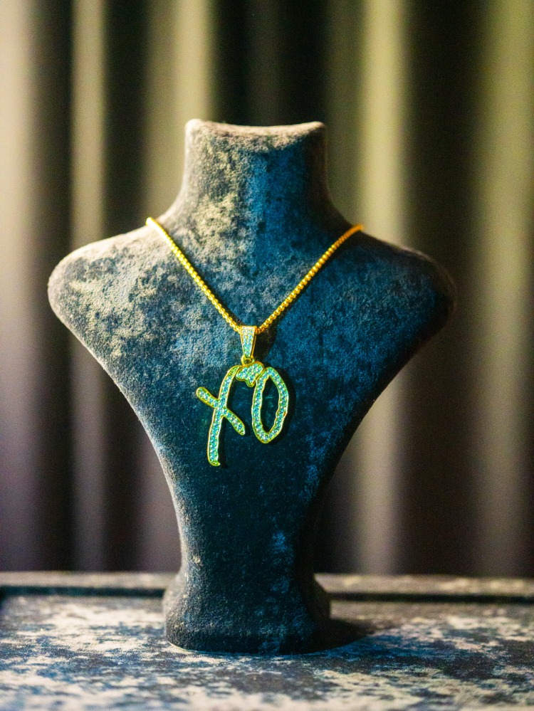 ICE "XO" SILVER/GOLD PENDANT