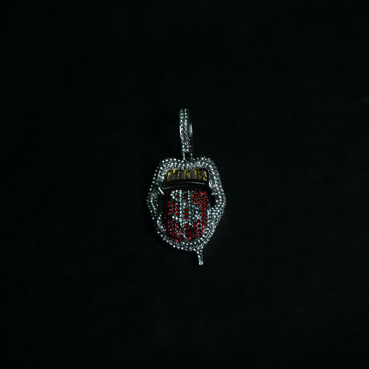 ICE "LIPS" SILVER PENDANT