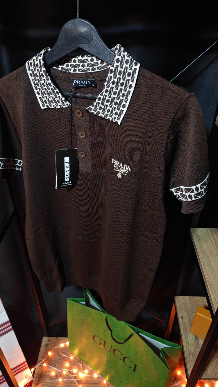 Prada Milano Geometrik Desen Detaylı Kahverengi Polo Tişört