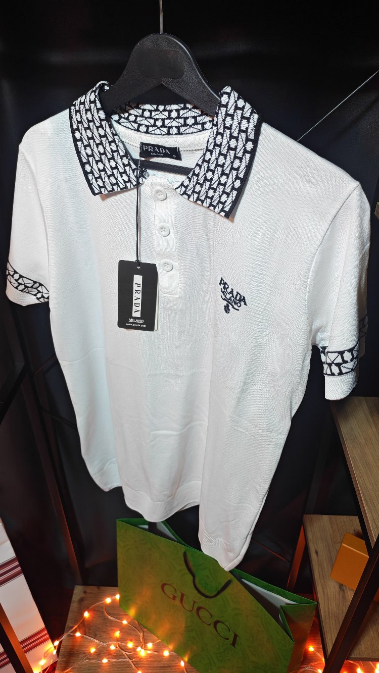 Prada Milano Geometrik Desen Detaylı Beyaz Polo Tişört