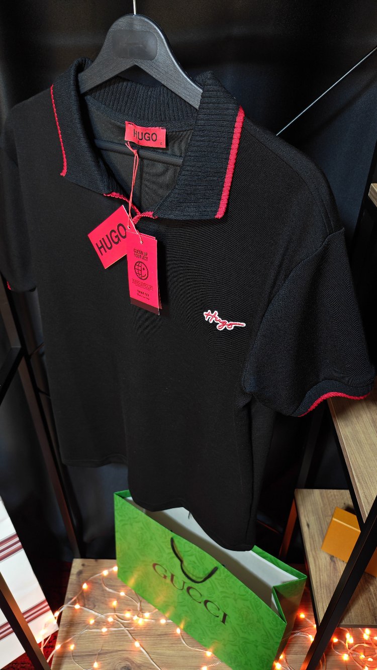Hugo Boss El Yazısı Logolu Şeritli Siyah Polo Tişört