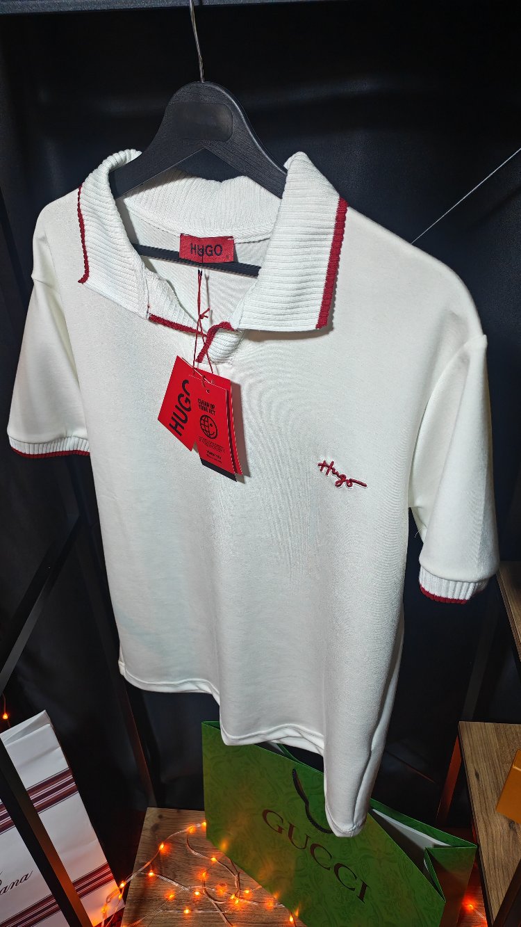Hugo Boss El Yazısı Logolu Şeritli Beyaz Polo Tişört