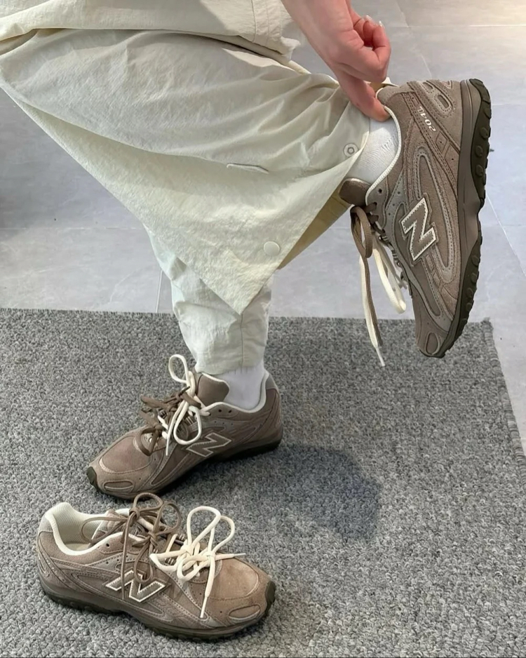 New Balance 204L Mushroom 