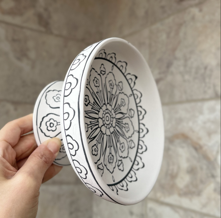 Ayaklı sahan sunumluk