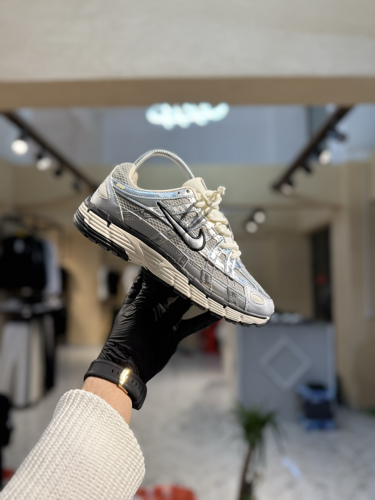 NİKE P600