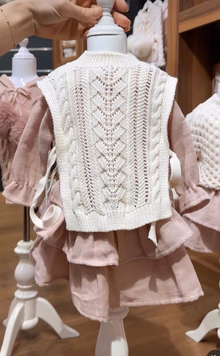 Triko Yelekli Müslin Bebek Takım