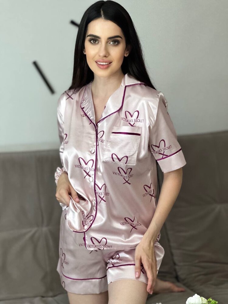 Saten şortlu pijama takımı