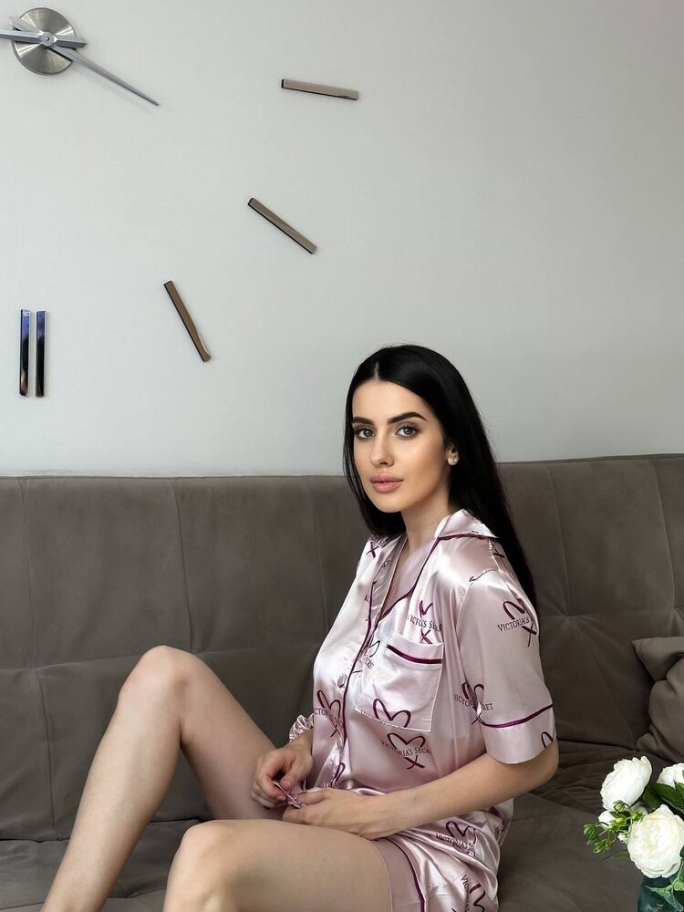 Saten şortlu pijama takımı