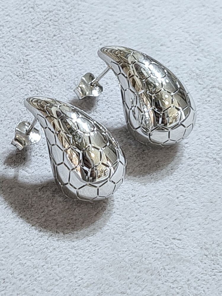 Bottega Damla model puantiye motifli damla küpe