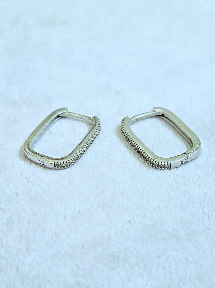 oval tek sıra zirkon taşlı halka küpe