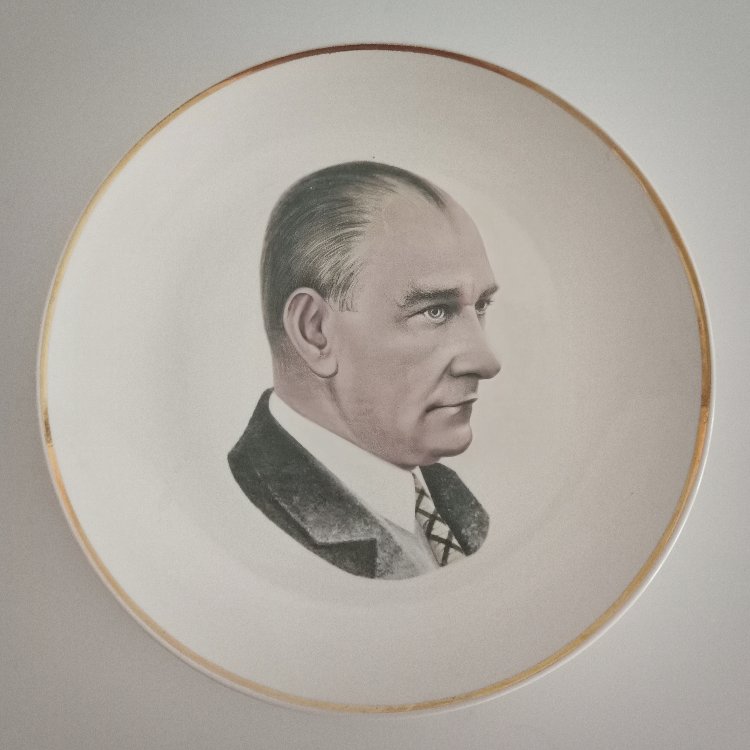Sümerbank Atatürk Portreli Dekor Tabak