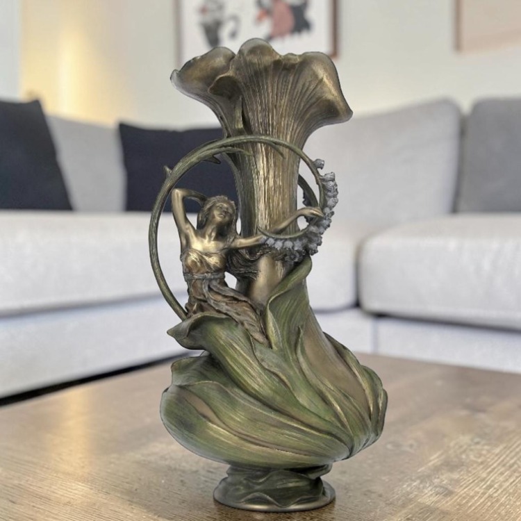 Dekoratif Sümbüllü Vazo Wise Veronese – Poliresin Sanatsal Vazo Obje 38,5 cm