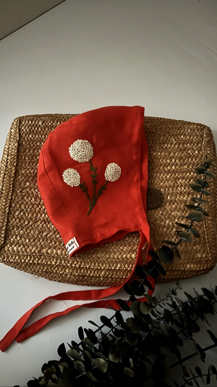 Kırmızı bonnet