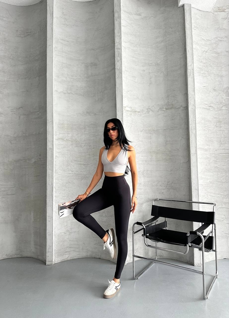 Oys model Belize Tayt