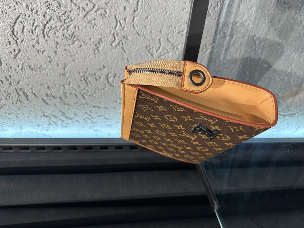 Louis Vuitton Portföy El Çantası 