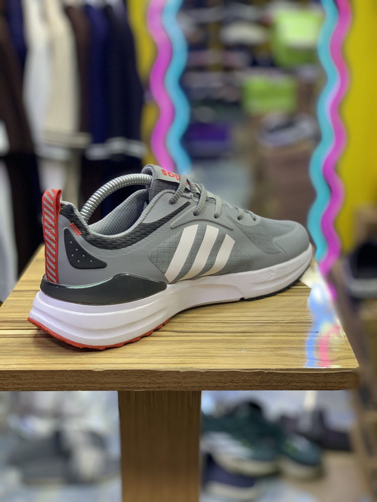 Adidas Zeus