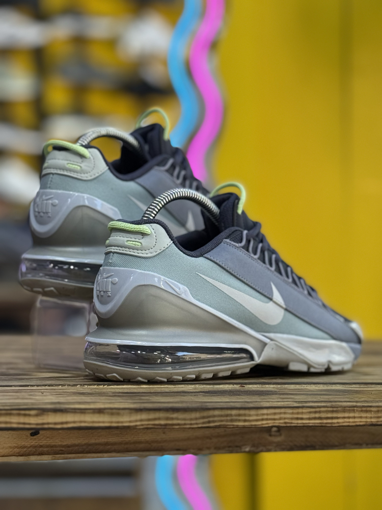 Nike Air Max Pulse Roam Stokta