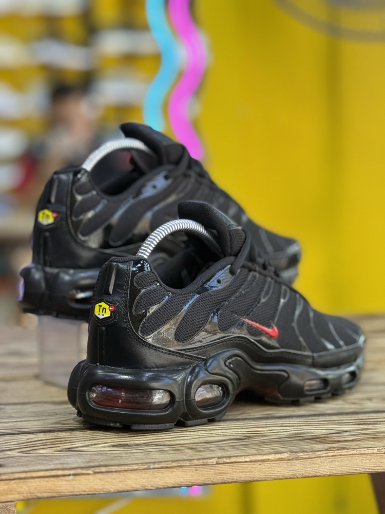 Nike Air Max Plus (BLACK-RED) STOKTA