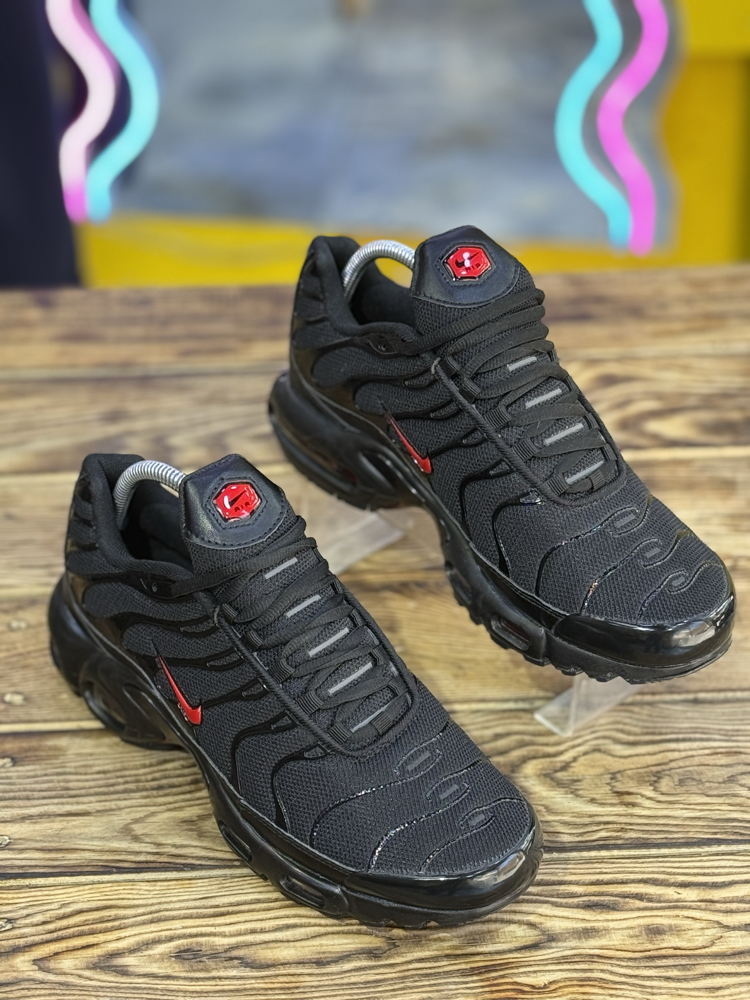 Nike Air Max Plus (BLACK-RED) STOKTA