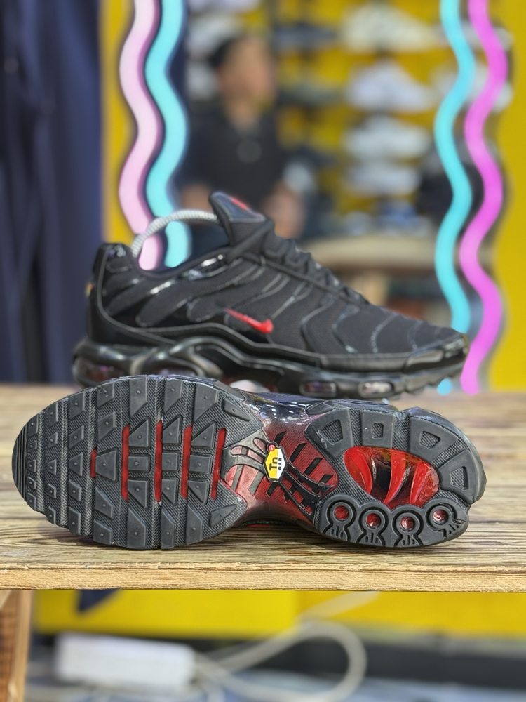 Nike Air Max Plus (BLACK-RED) STOKTA