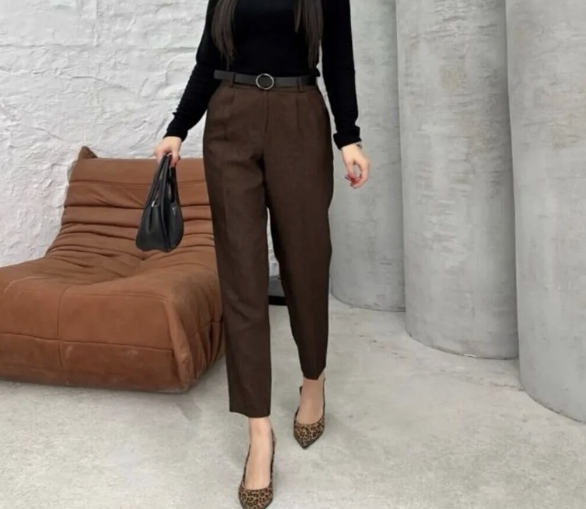 Yüksek Bel Havuç Kesim Pileli Kemerli Kumaş Pantalon