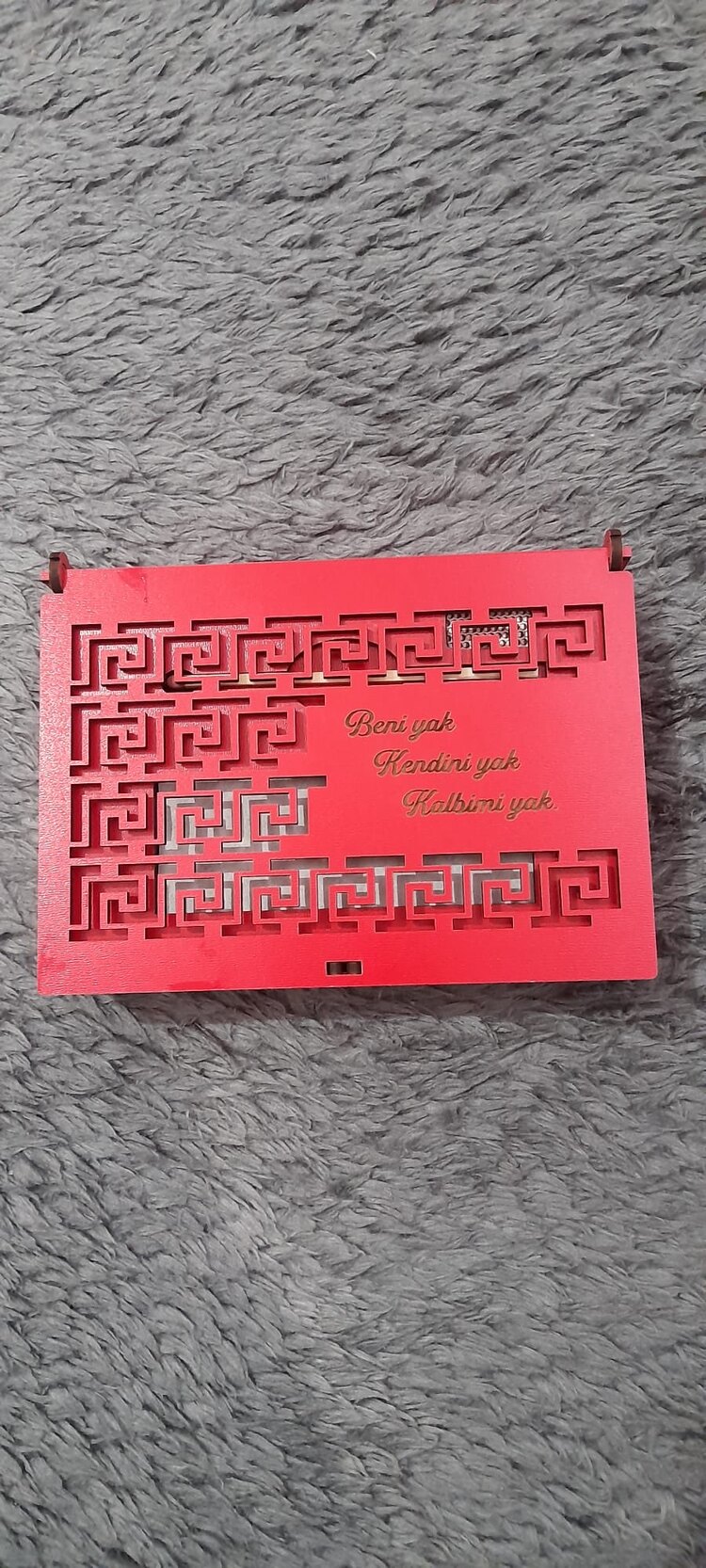 Yana kutu iciersinse harfli bileklik