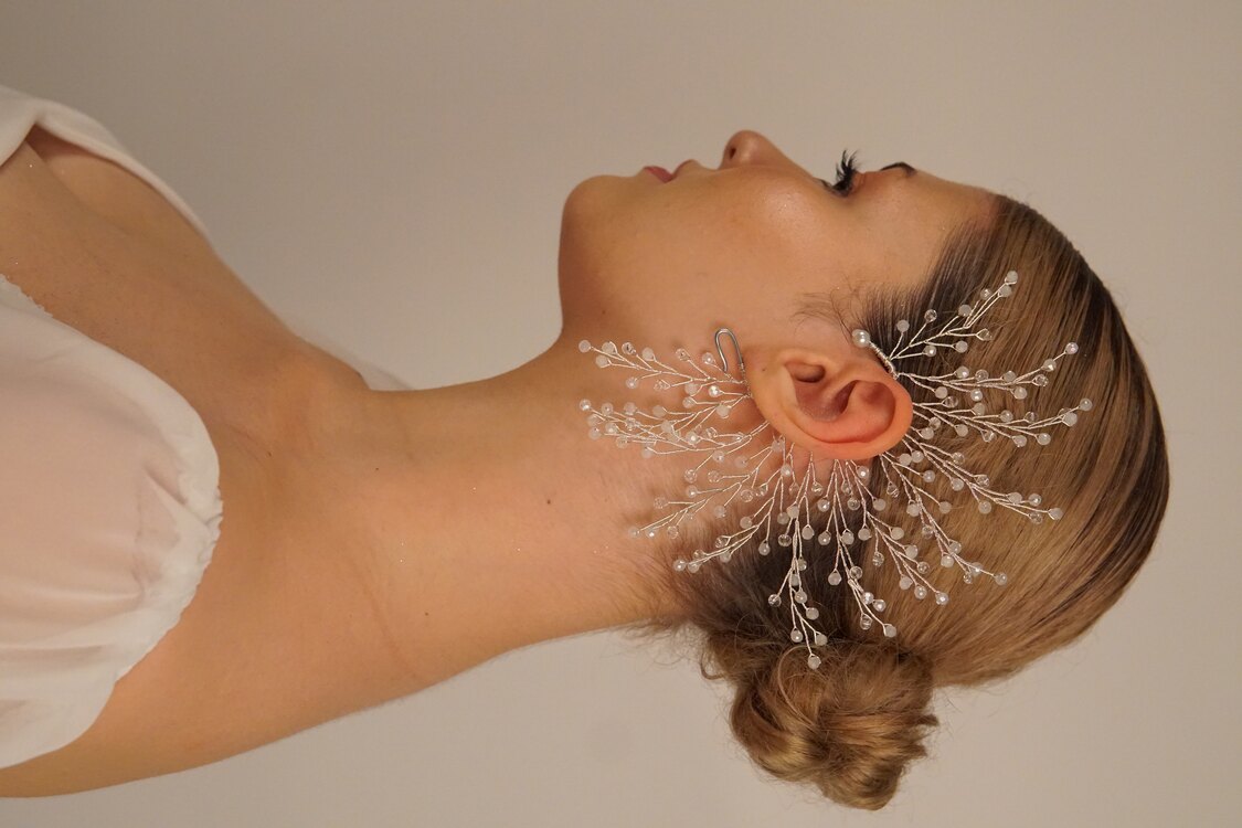 EARCUFF