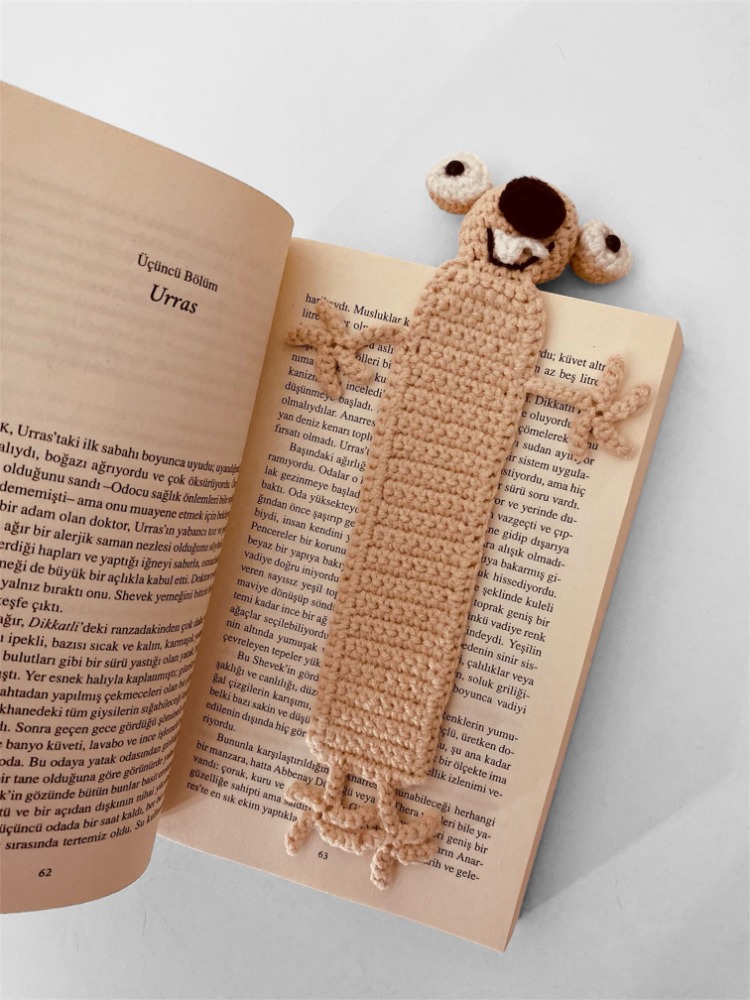 Sid Amigurumi Ayraç – El Yapımı Örgü Bookmark