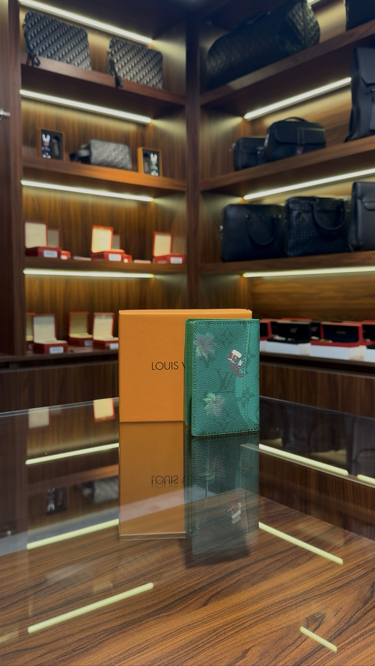 Louis Vuitton Golf Yeşil Deri Kapaklı Kartlık