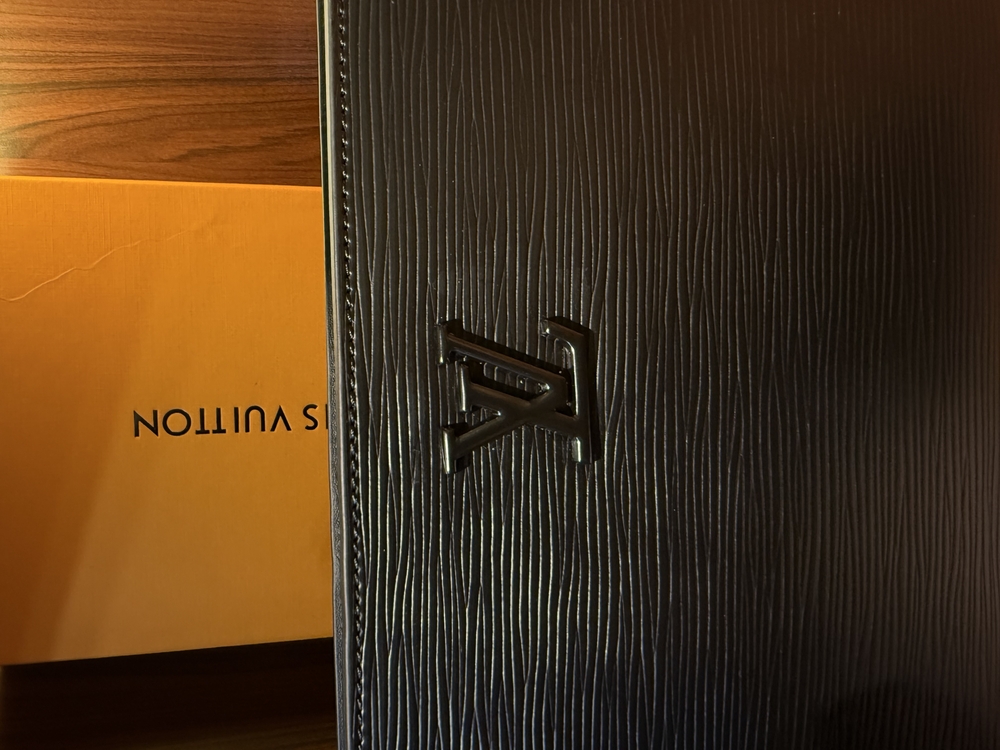 Louis Vuitton Clutch Bag ( Parmak İzli )