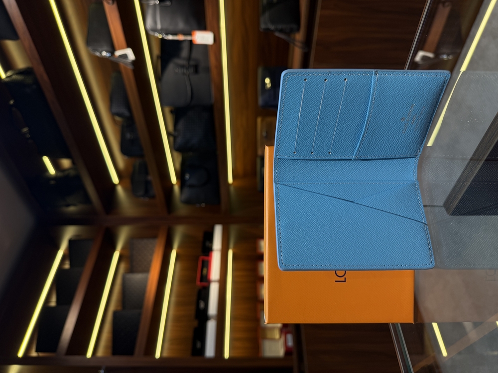 Louis Vuitton Pool Kapaklı Kartlık