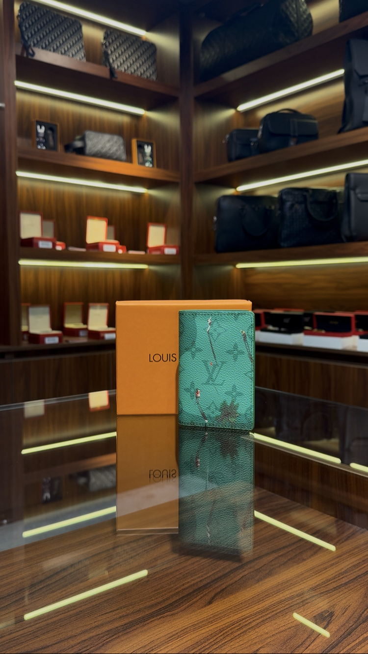 Louis Vuitton Golf Yeşil Deri Kapaklı Kartlık