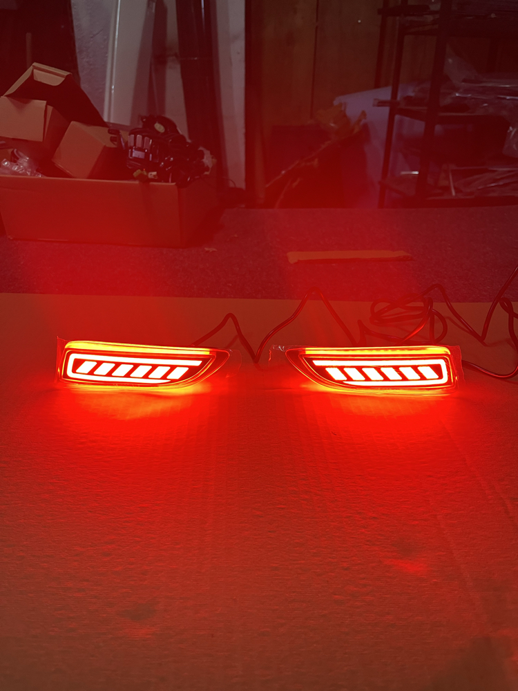 Corolla 2010-2012 Kayar Led Arka Tampon Reflektör Led