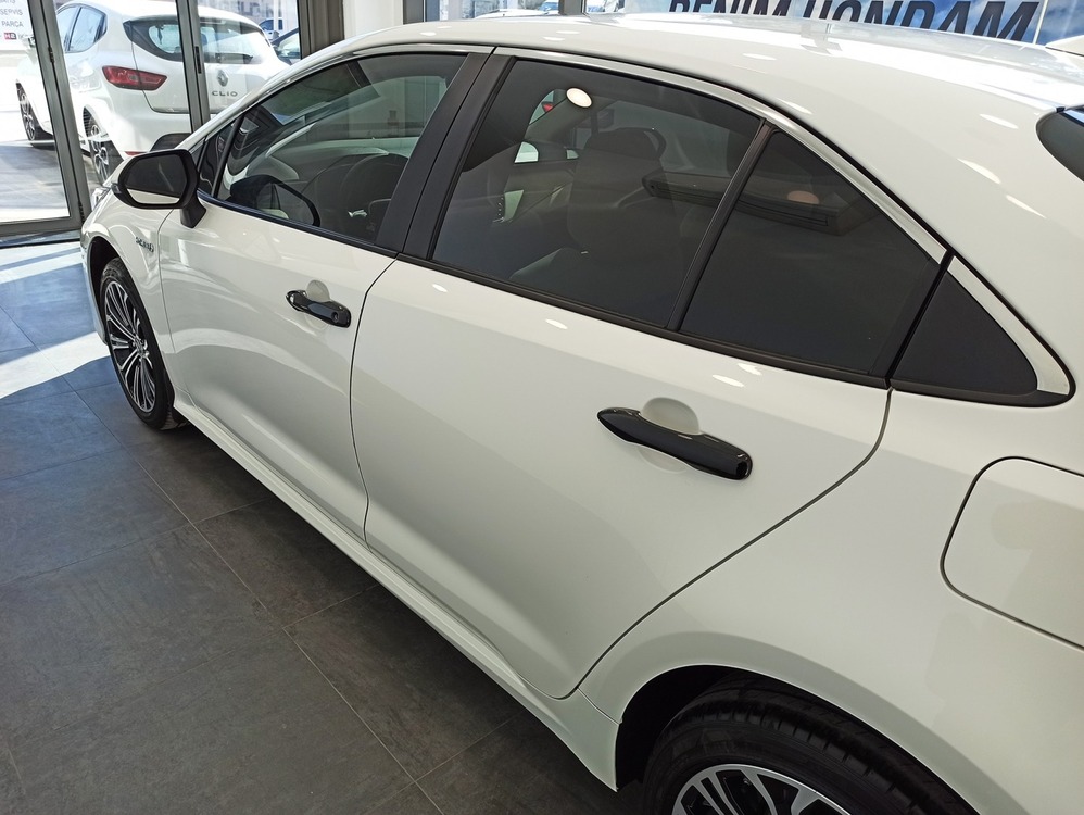 COROLLA 2019+ IÇIN UYUMLU KAPI KOLU KAPLAMA PIANO BLACK