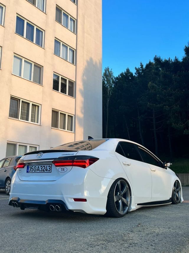 Corolla 2013 2018 Body Kit 3 lü Set Kar Beyaz