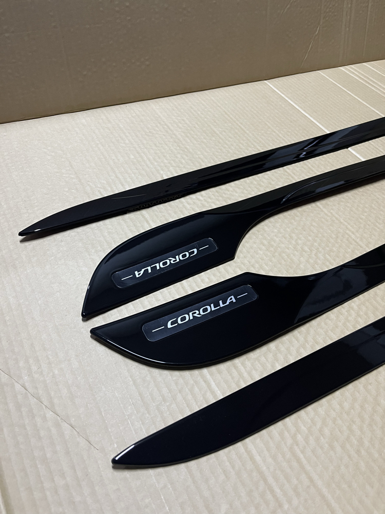 COROLLA 2019+ IÇIN UYUMLU KAPI ÇITASI PIANO BLACK