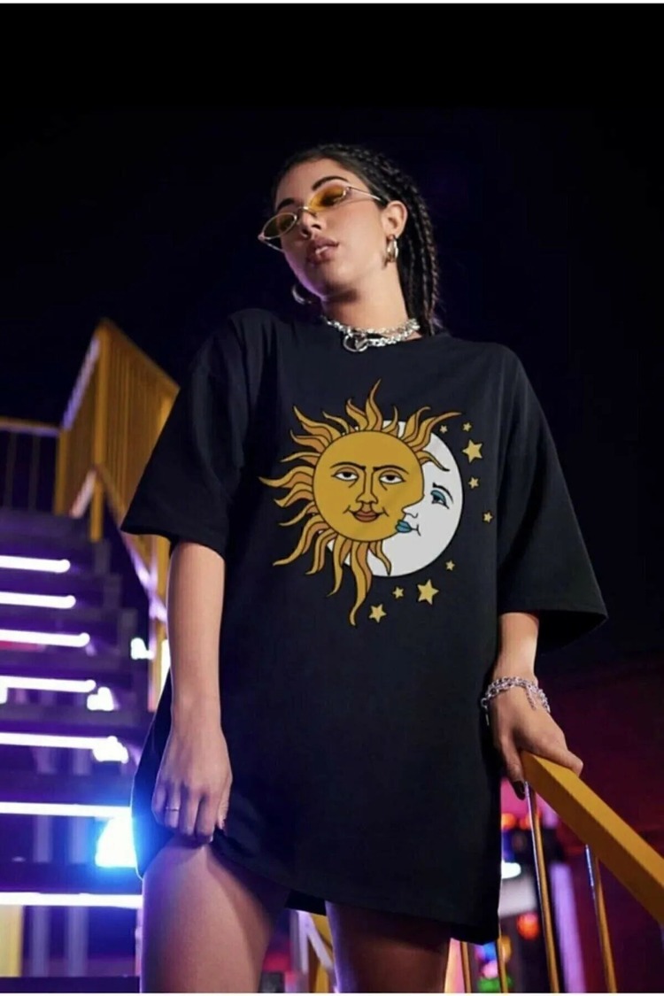 Kadın Siyah Güneş Ay Baskılı Oversize Penye T-shirt Tişört