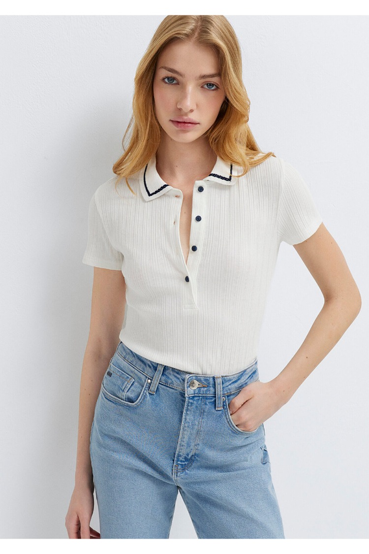 Düğme Detaylı Ekru Polo Tişört Fitted / Vücuda Oturan Kesim