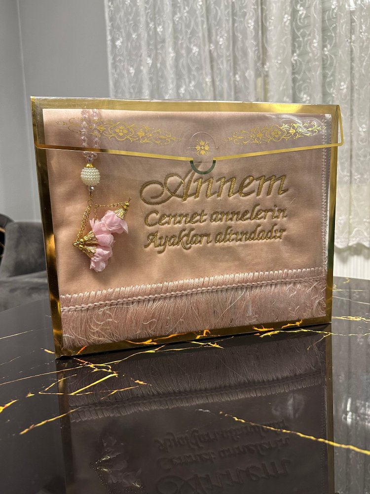 ANNELER GÜNÜNE ÖZEL 