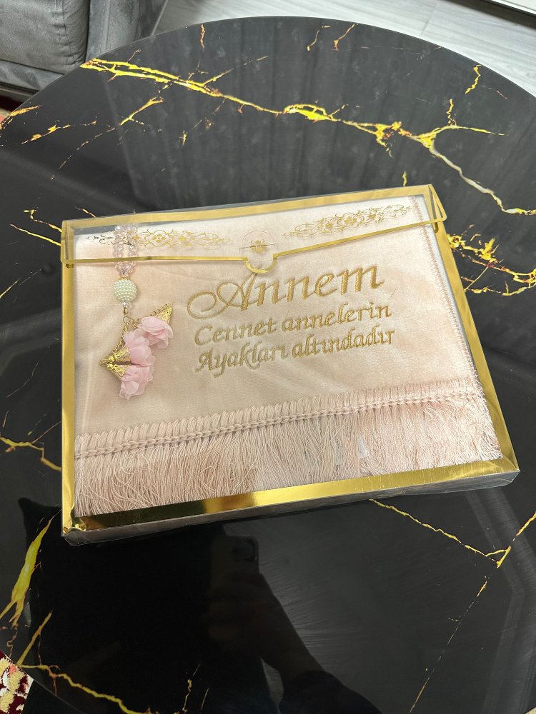 ANNELER GÜNÜNE ÖZEL 