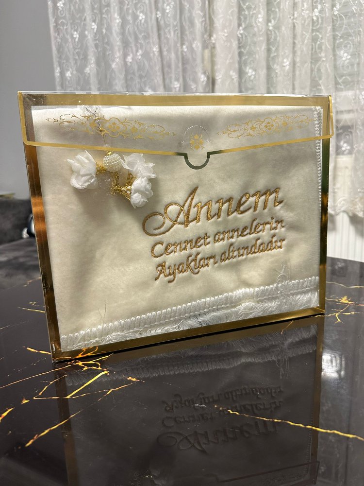 ANNELER GÜNÜNE ÖZEL 