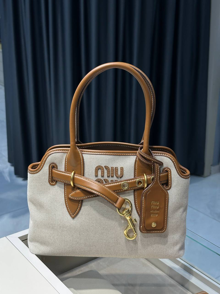 Miu Miu Aventure Kanvas ve Deri Çanta