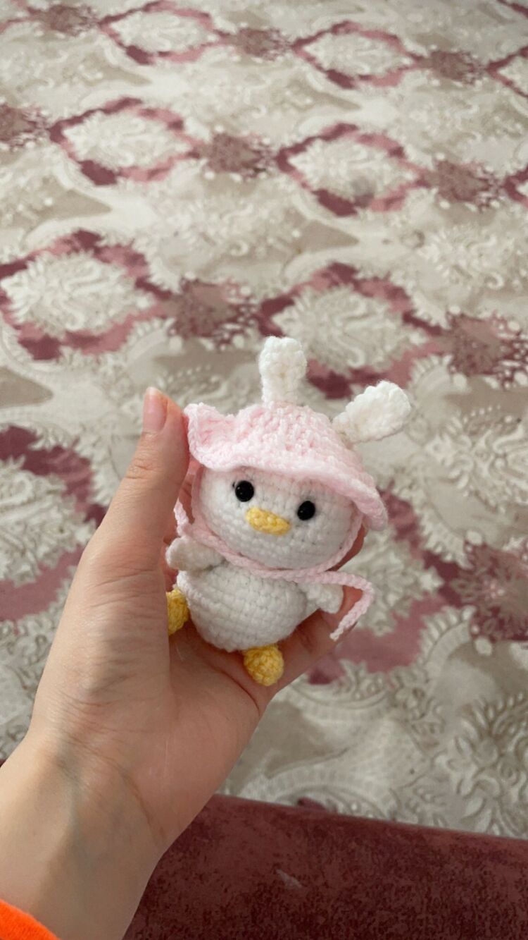Amigurumi şapkalı ördek