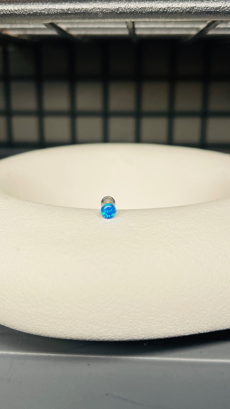 Mavi opal taşlı piercing